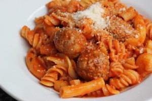 meatballs-with-pasta-mista