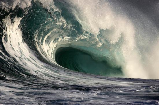 crashing-storm-wave-vince-cavataio